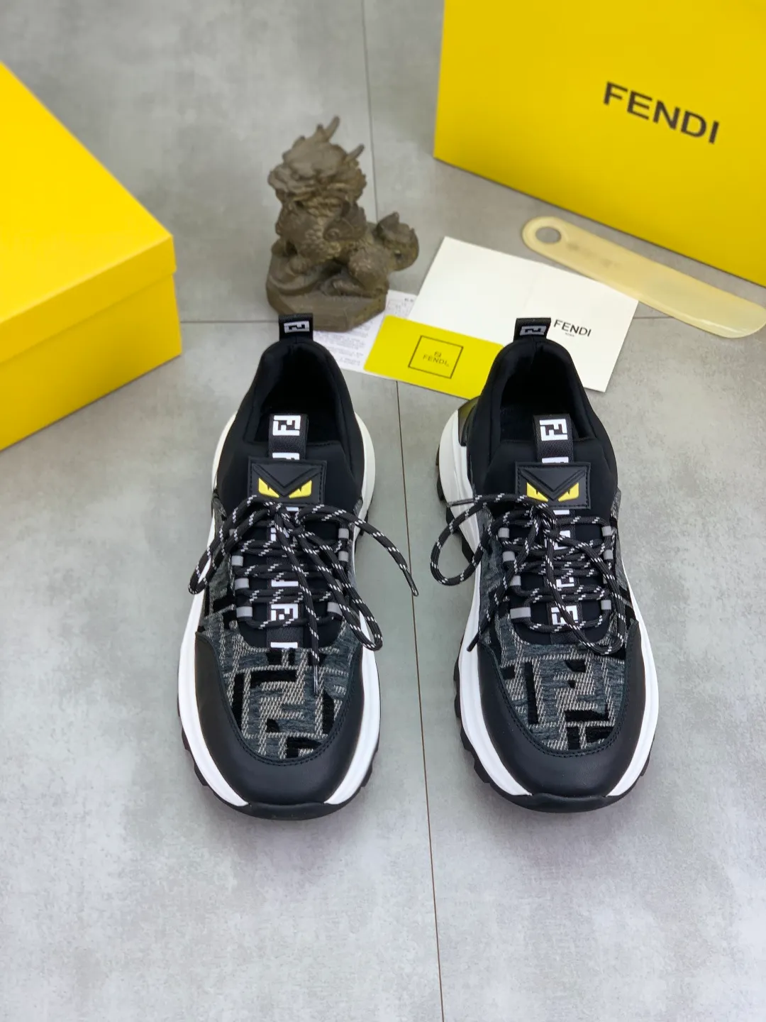 ​Men's shoes 💰P440 💰【New】Little monster 🆘 New FENDI 🕶️🕶️Simple routing effect, showing an elegant and cool driving shoe 🎬Using imported calfskin + first-layer pigskin lining🐂Excellent material🎬Detailed workmanship 🤗Comfortable foot feel➰➰. ​Pair it with any outfit to show your taste and temperament, low-key luxury ♻️Design ​simple and elegant ​noble and fashionable 🍃​Very loved and favored by trendy men 💓❤️Size: 38-44 (45 customized) 3️⃣ colors available